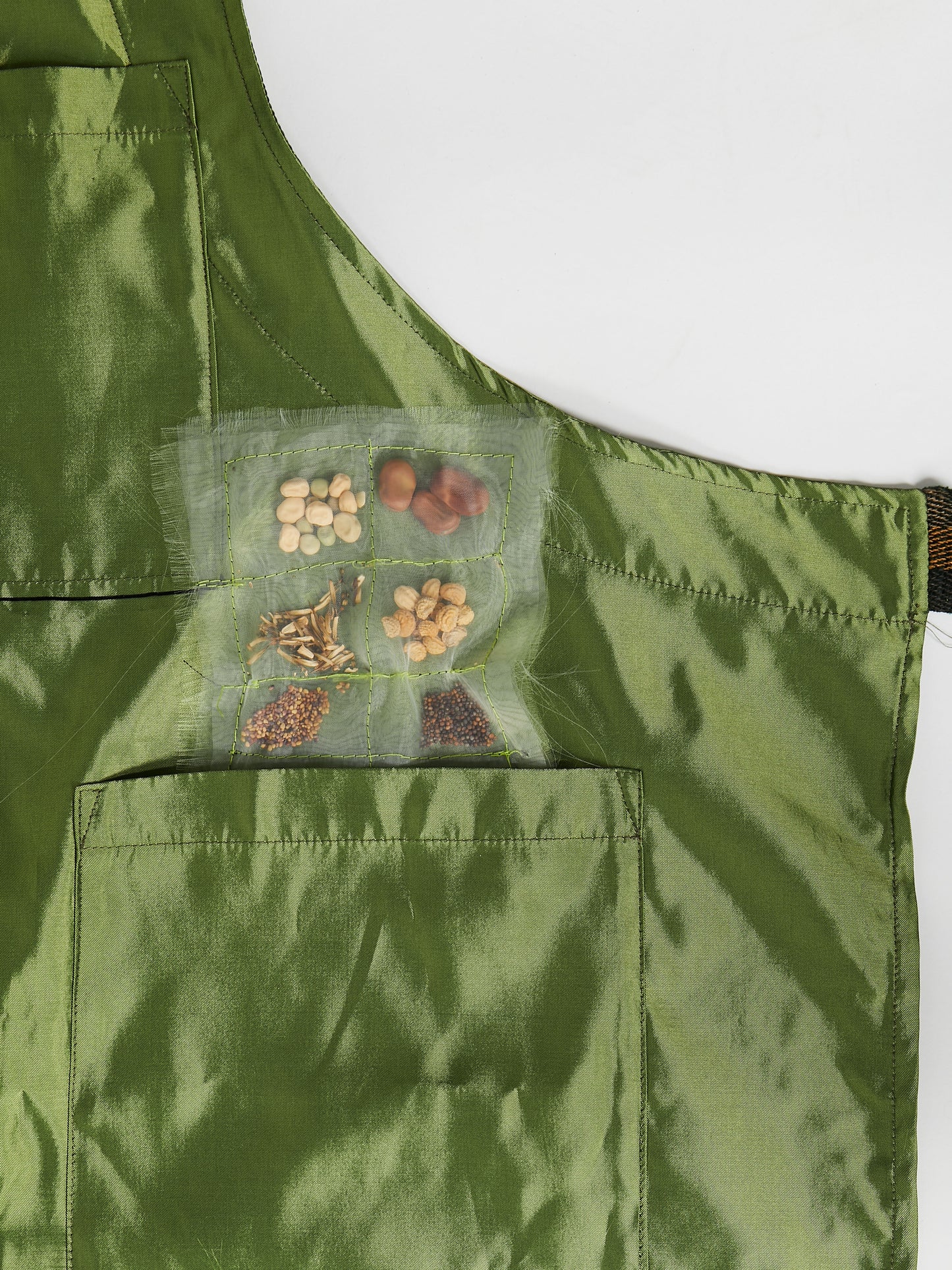 Nettle Outdoor Apron