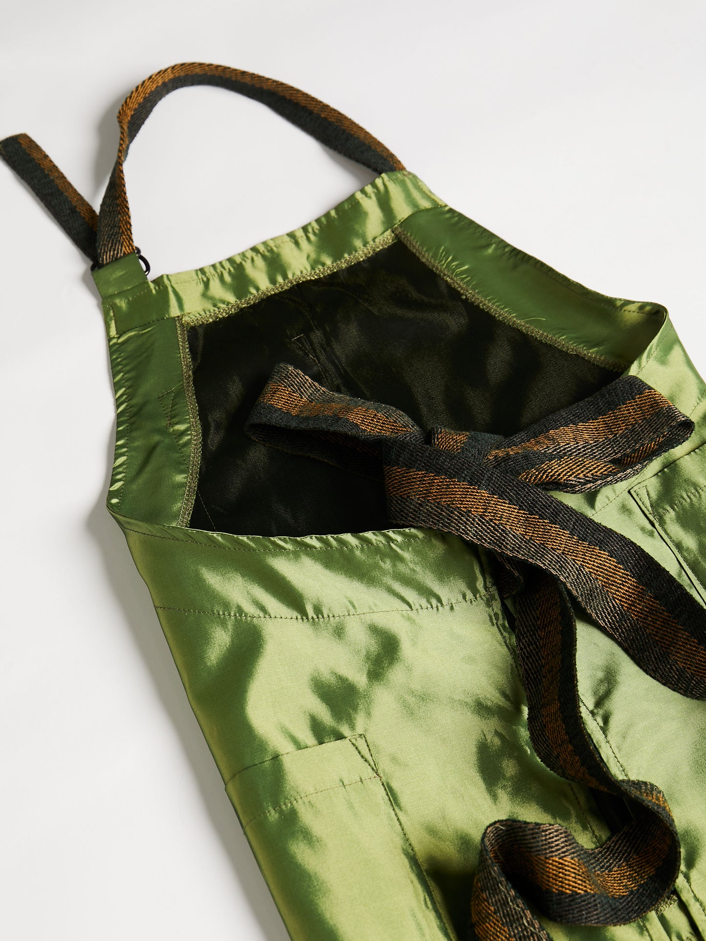 Nettle Outdoor Apron
